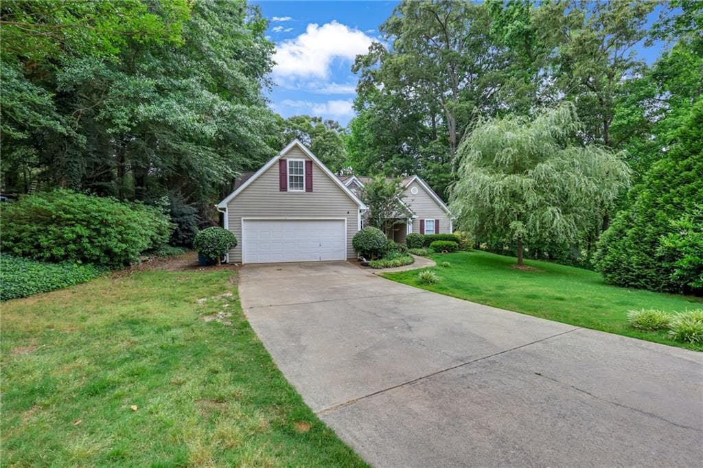 4 bedroom, 2 bathroom, 1,756 sq ft single family residence for sale at 2657 Wildwind Drive, Bethlehem, GA 30620 — photo 4