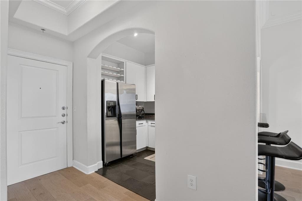 1 bedroom, 1 bathroom, 880 sq ft condominium for sale at 3445 Stratford Road 1105, Atlanta, GA 30326 — photo 4