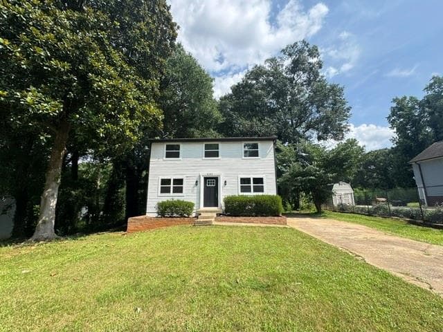 5 bedroom, 3 bathroom, 1,560 sq ft single family residence for sale at 5180 Stone Trace, Stone Mountain, GA 30083