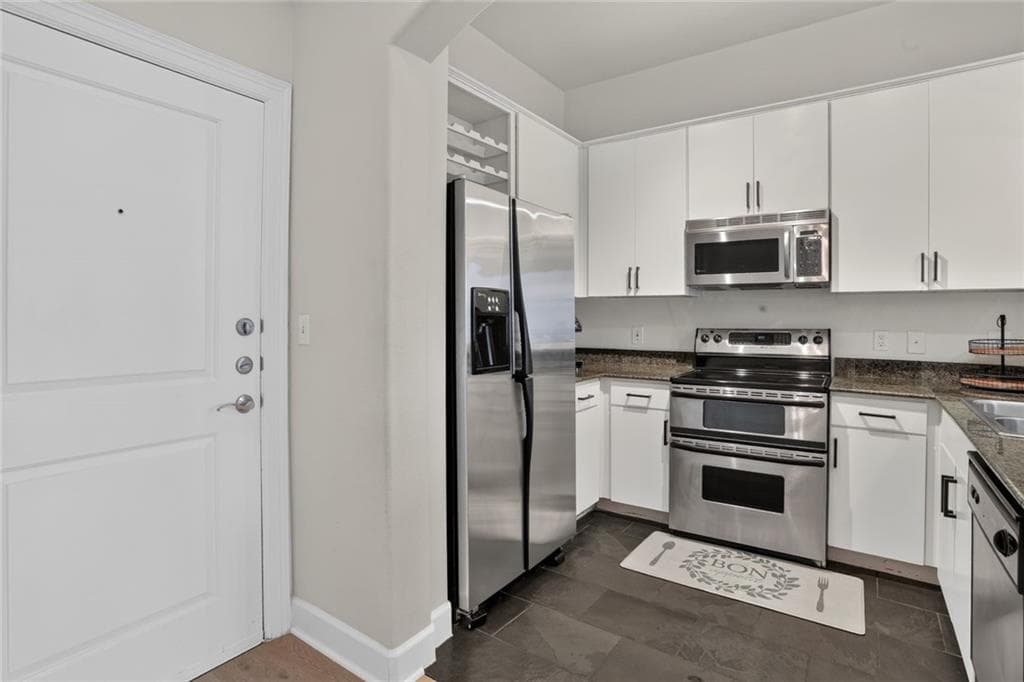 1 bedroom, 1 bathroom, 880 sq ft condominium for sale at 3445 Stratford Road 1105, Atlanta, GA 30326 — photo 7