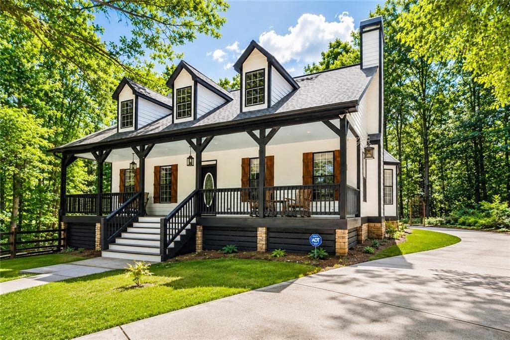 4 bedroom, 3 bathroom, 4,171 sq ft single family residence for sale at 2411 Highway 9, Dawsonville, GA 30534 — photo 2