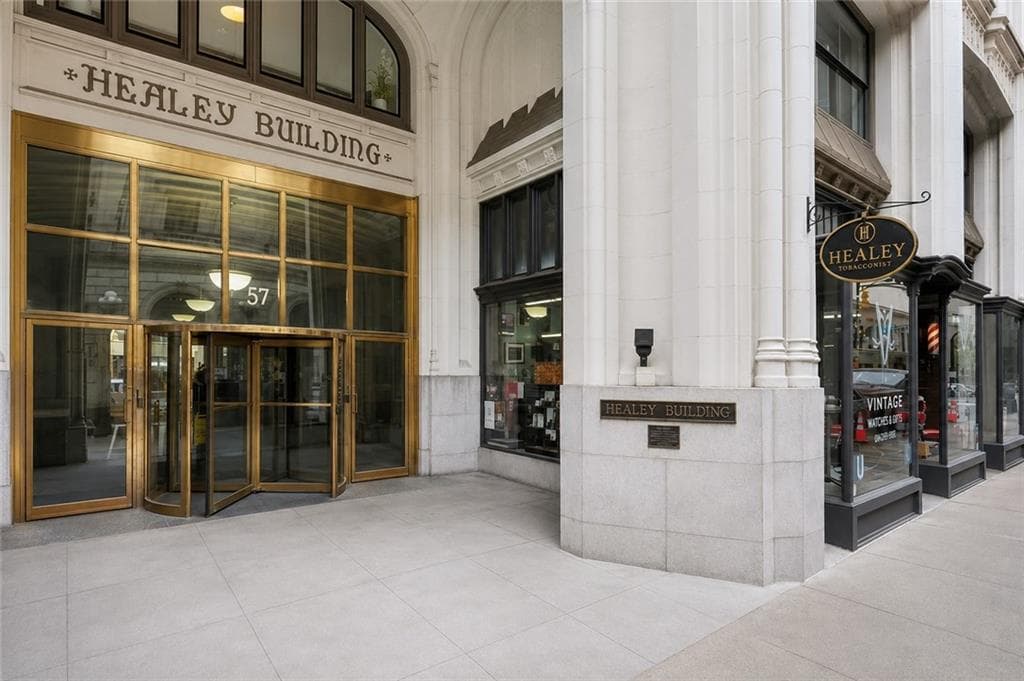 1 bedroom, 2 bathroom, 868 sq ft condominium for sale at 57 Forsyth Street 6D, Atlanta, GA 30303 — photo 3