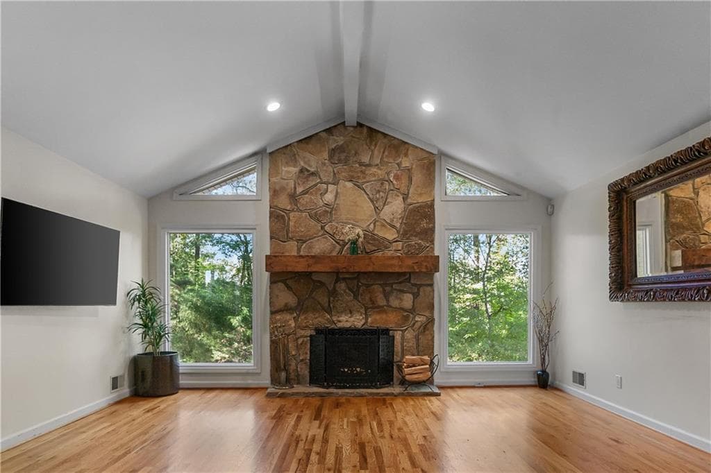 4 bedroom, 3 bathroom, 3,320 sq ft single family residence under contract at 310 Saddle Creek Circle, Roswell, GA 30076 — photo 4