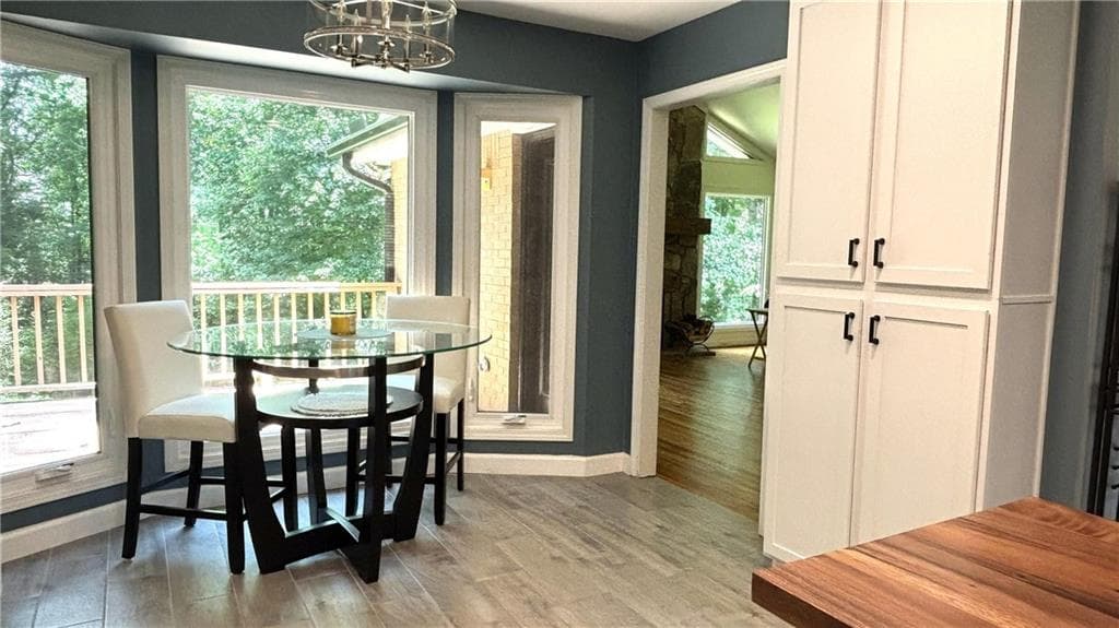 4 bedroom, 3 bathroom, 3,320 sq ft single family residence under contract at 310 Saddle Creek Circle, Roswell, GA 30076 — photo 10