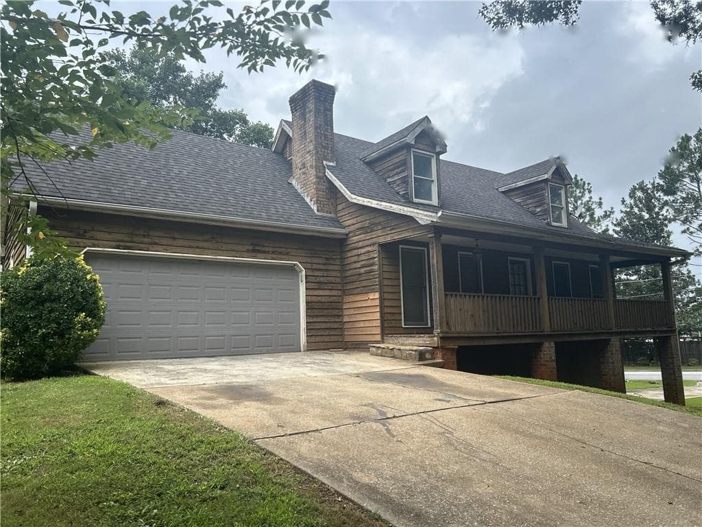 3 bedroom, 2 bathroom, 1,308 sq ft single family residence under contract at 667 King Road, Stone Mountain, GA 30088