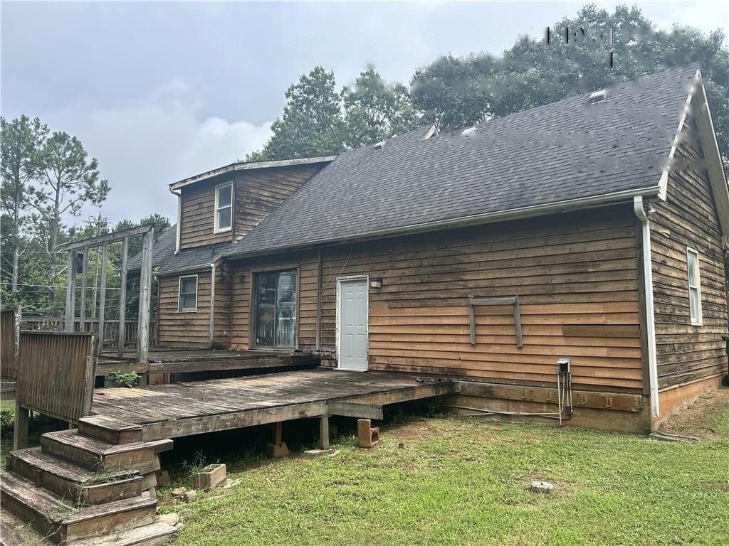 3 bedroom, 2 bathroom, 1,308 sq ft single family residence under contract at 667 King Road, Stone Mountain, GA 30088 — photo 2