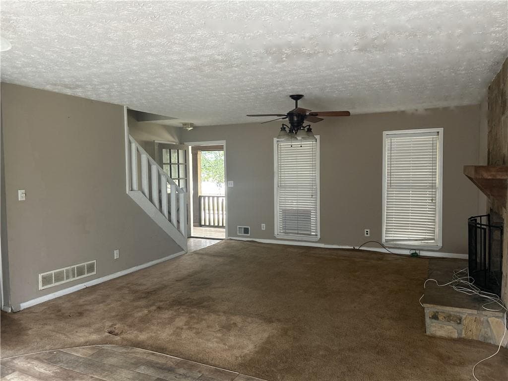 3 bedroom, 2 bathroom, 1,308 sq ft single family residence under contract at 667 King Road, Stone Mountain, GA 30088 — photo 5