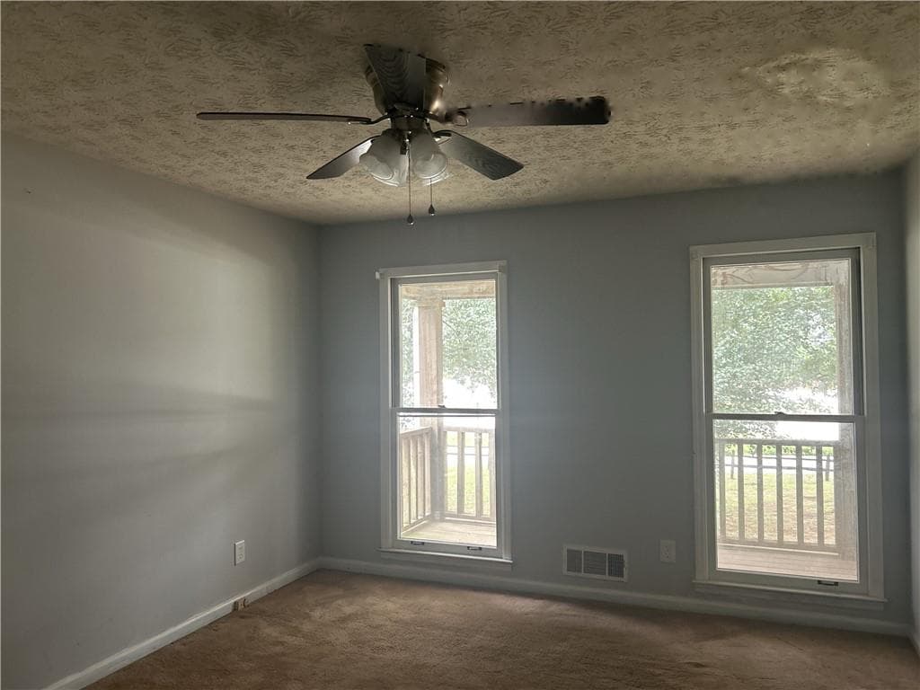 3 bedroom, 2 bathroom, 1,308 sq ft single family residence under contract at 667 King Road, Stone Mountain, GA 30088 — photo 7