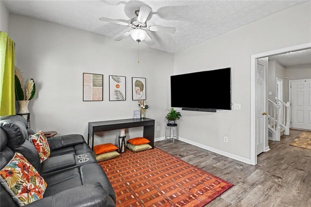 3 bedroom, 3 bathroom, 1,276 sq ft townhouse for sale at 2555 Flat Shoals Road 2802, Atlanta, GA 30349 — photo 5