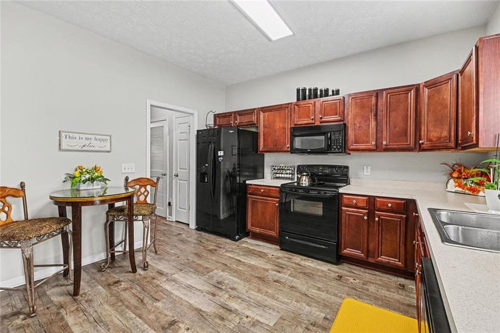 3 bedroom, 3 bathroom, 1,276 sq ft townhouse for sale at 2555 Flat Shoals Road 2802, Atlanta, GA 30349 — photo 9