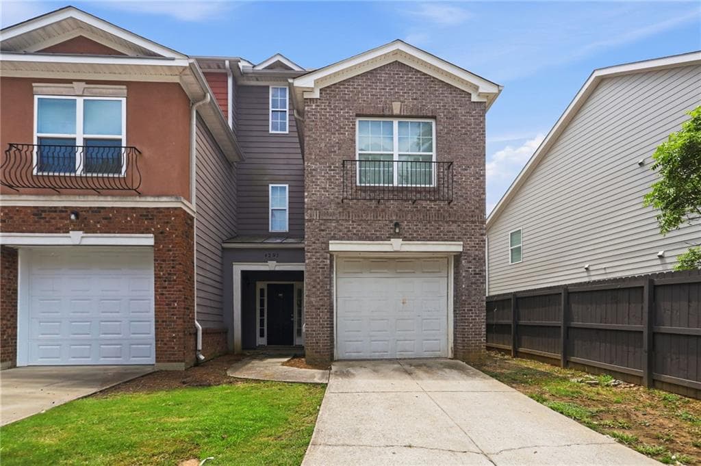 3 bedroom, 3 bathroom, 1,709 sq ft townhouse under contract at 4291 Notting Hill Drive, Atlanta, GA 30331