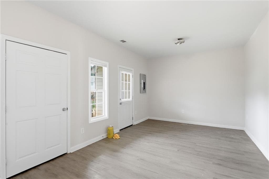 3 bedroom, 3 bathroom, 1,709 sq ft townhouse under contract at 4291 Notting Hill Drive, Atlanta, GA 30331 — photo 2