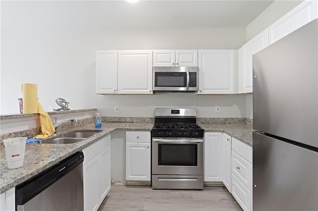 3 bedroom, 3 bathroom, 1,709 sq ft townhouse under contract at 4291 Notting Hill Drive, Atlanta, GA 30331 — photo 8