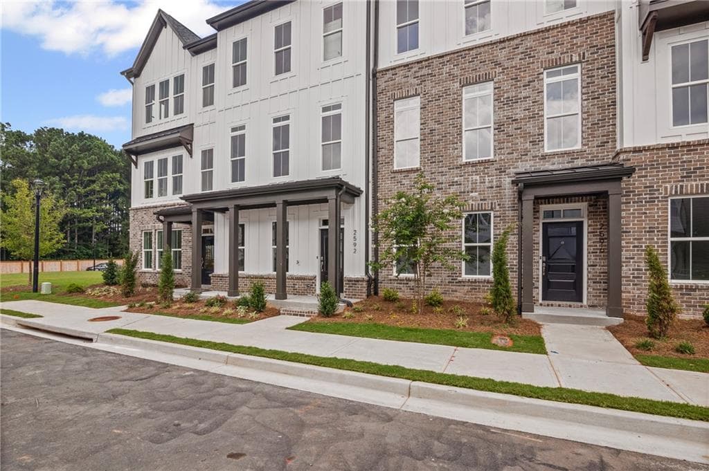 3 bedroom, 4 bathroom, 2,003 sq ft townhouse for sale at 2580 Alcovy Trail 28, Marietta, GA 30066 — photo 2