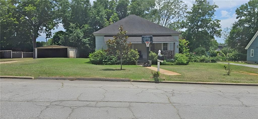 3 bedroom, 1 bathroom, 1,408 sq ft single family residence for sale at 5158 Wheat Street, Covington, GA 30014 — photo 3