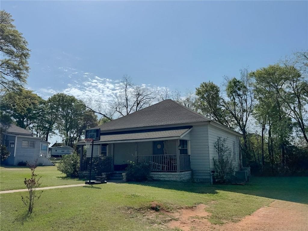 3 bedroom, 1 bathroom, 1,408 sq ft single family residence for sale at 5158 Wheat Street, Covington, GA 30014 — photo 6