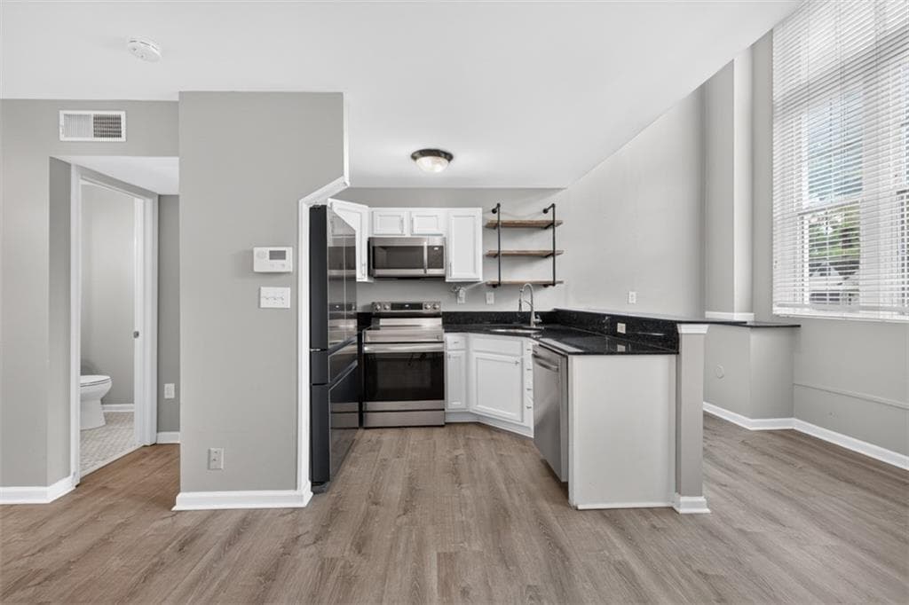 1 bedroom, 2 bathroom condominium for rent at 1031 State Street 209, Atlanta, GA 30318 for $2,500 a month — photo 8