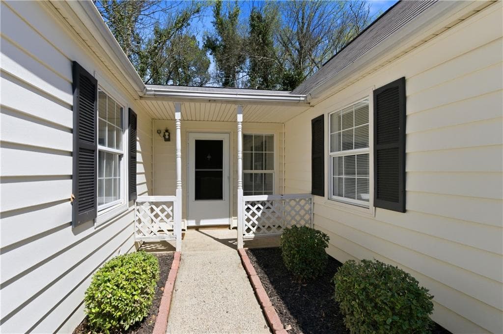 3 bedroom, 2 bathroom, 1,258 sq ft single family residence for rent at 201 Colony Springs Drive, Woodstock, GA 30188 for $2,095 a month — photo 5