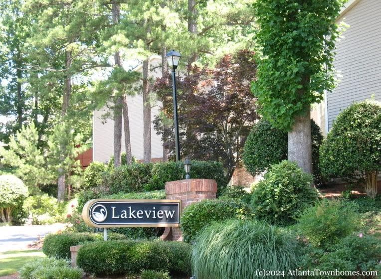 3 bedroom, 4 bathroom, 2,446 sq ft condominium for sale at 60 Basswood Circle, Sandy Springs, GA 30328