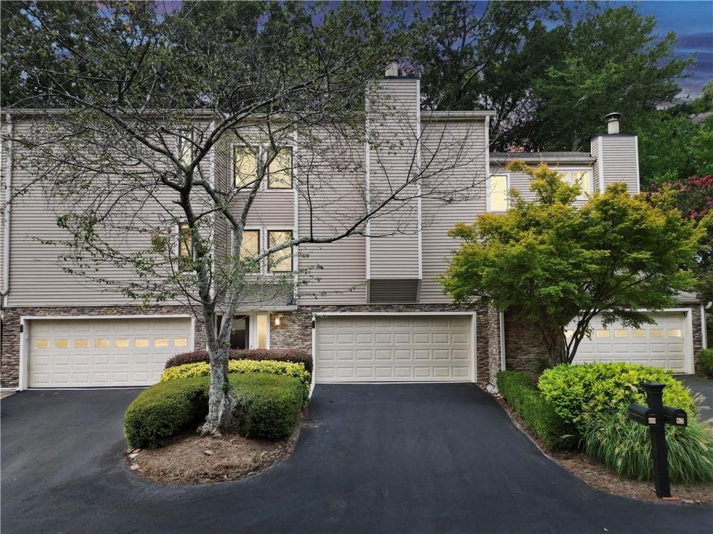 3 bedroom, 4 bathroom, 2,446 sq ft condominium for sale at 60 Basswood Circle, Sandy Springs, GA 30328 — photo 6
