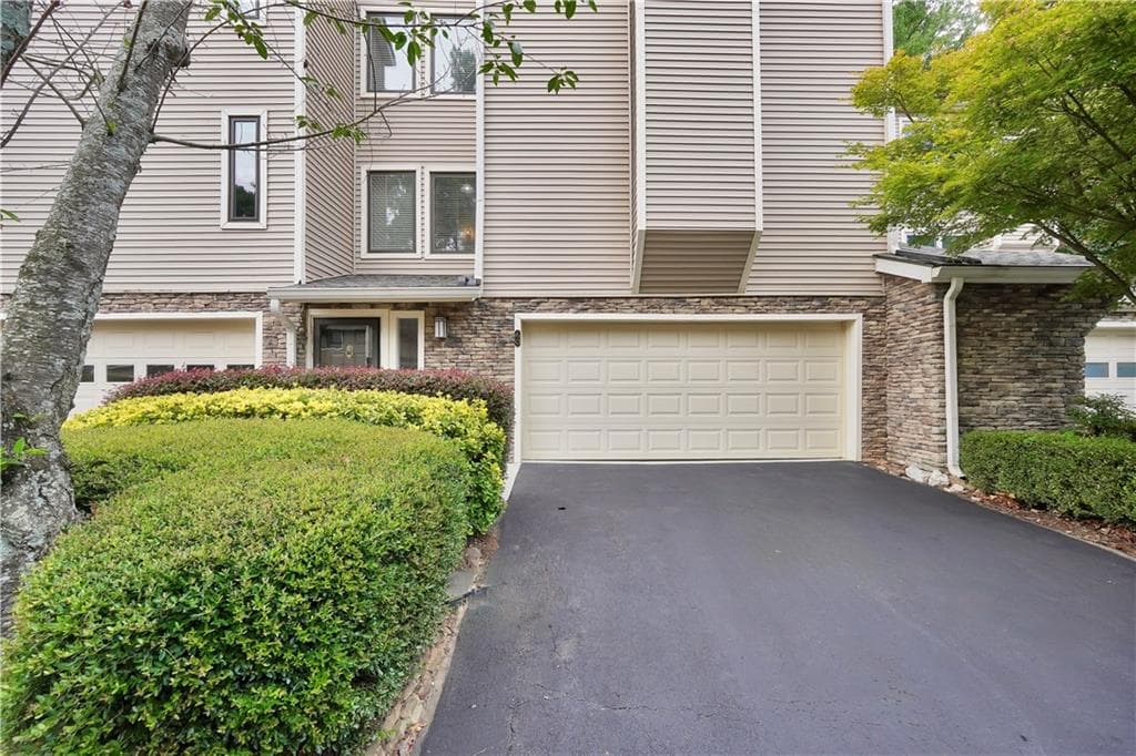 3 bedroom, 4 bathroom, 2,446 sq ft condominium for sale at 60 Basswood Circle, Sandy Springs, GA 30328 — photo 7