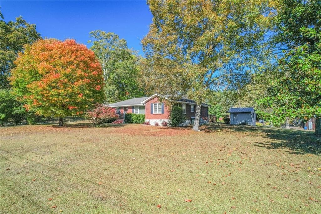 3 bedroom, 2 bathroom, 1,800 sq ft single family residence for sale at 3749 Centerville Rosebud Road, Snellville, GA 30039 — photo 5