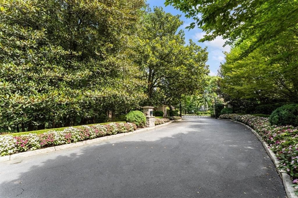 5 bedroom, 9 bathroom, 8,450 sq ft single family residence for sale at 675 W Paces Ferry Unit #10 Road, Atlanta, GA 30327 — photo 2