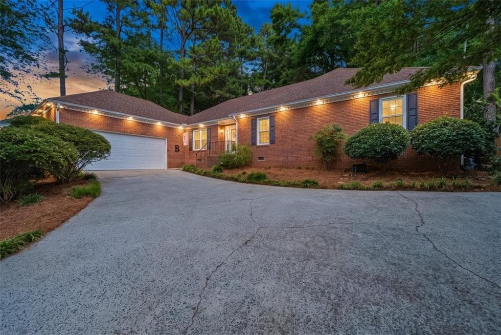 3 bedroom, 3 bathroom, 2,600 sq ft single family residence under contract at 2032 Signal Ridge Chase, Kennesaw, GA 30152 — photo 3