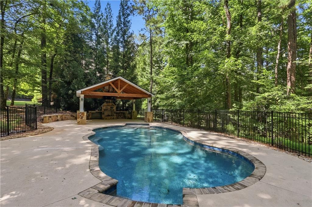 5 bedroom, 8 bathroom, 9,072 sq ft single family residence for sale at 108 Waters Edge Drive, Woodstock, GA 30188 — photo 8