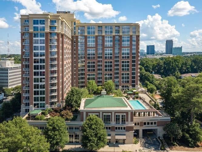 2 bedroom, 3 bathroom, 1,189 sq ft condominium for sale at 1820 Peachtree Street 811, Atlanta, GA 30309 — photo 1 of 46