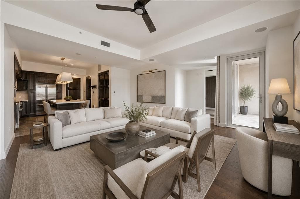 2 bedroom, 3 bathroom, 1,189 sq ft condominium for sale at 1820 Peachtree Street 811, Atlanta, GA 30309 — photo 4