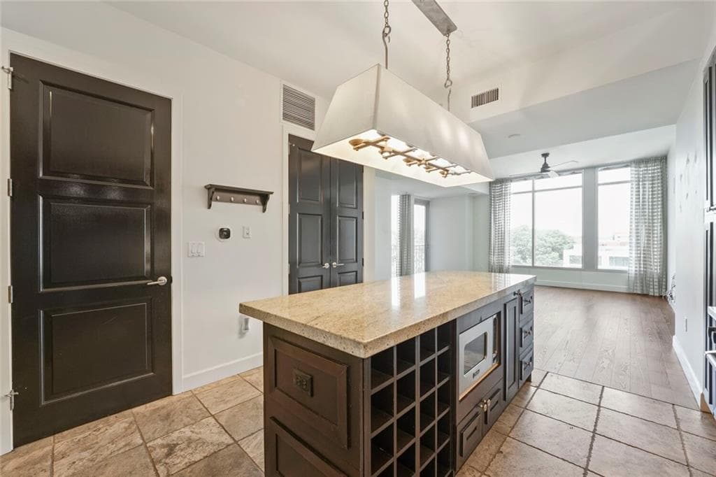 2 bedroom, 3 bathroom, 1,189 sq ft condominium for sale at 1820 Peachtree Street 811, Atlanta, GA 30309 — photo 10