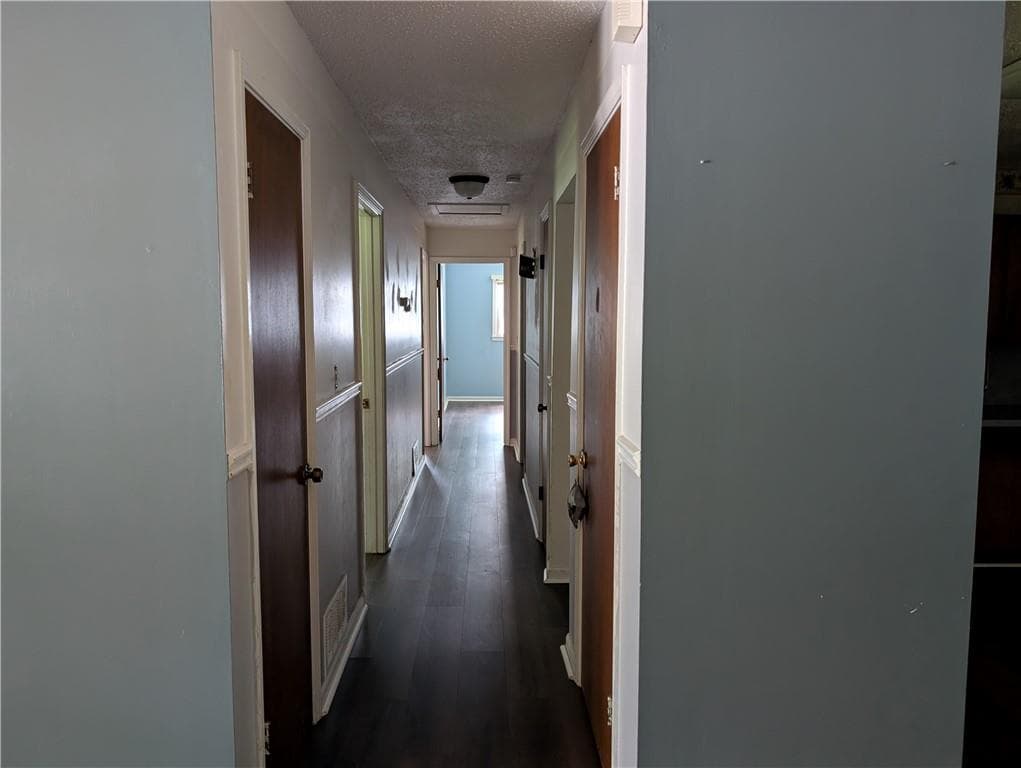 3 bedroom, 2 bathroom, 1,587 sq ft single family residence for sale at 2073 Beechwood Drive, Conyers, GA 30013 — photo 4
