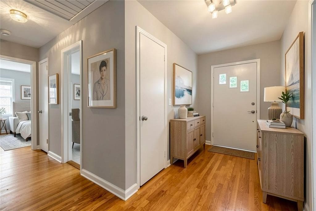 3 bedroom, 2 bathroom, 1,609 sq ft single family residence under contract at 2538 Birchwood Drive, Atlanta, GA 30305 — photo 2