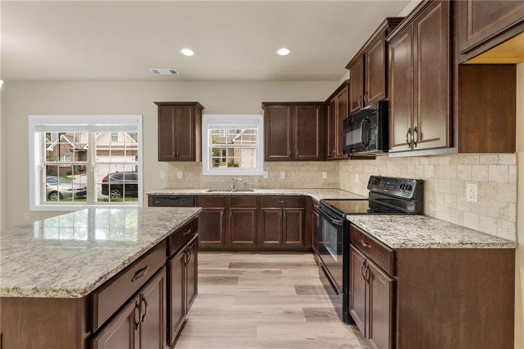 4 bedroom, 3 bathroom, 3,115 sq ft single family residence for sale at 800 Ansbeth Way, Athens, GA 30606 — photo 10