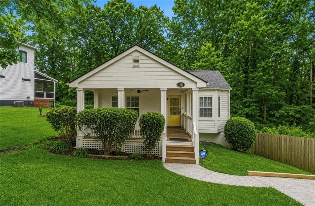 2 bedroom, 1 bathroom, 736 sq ft single family residence for sale at 3480 Victoria Street, College Park, GA 30337 — photo 1 of 33