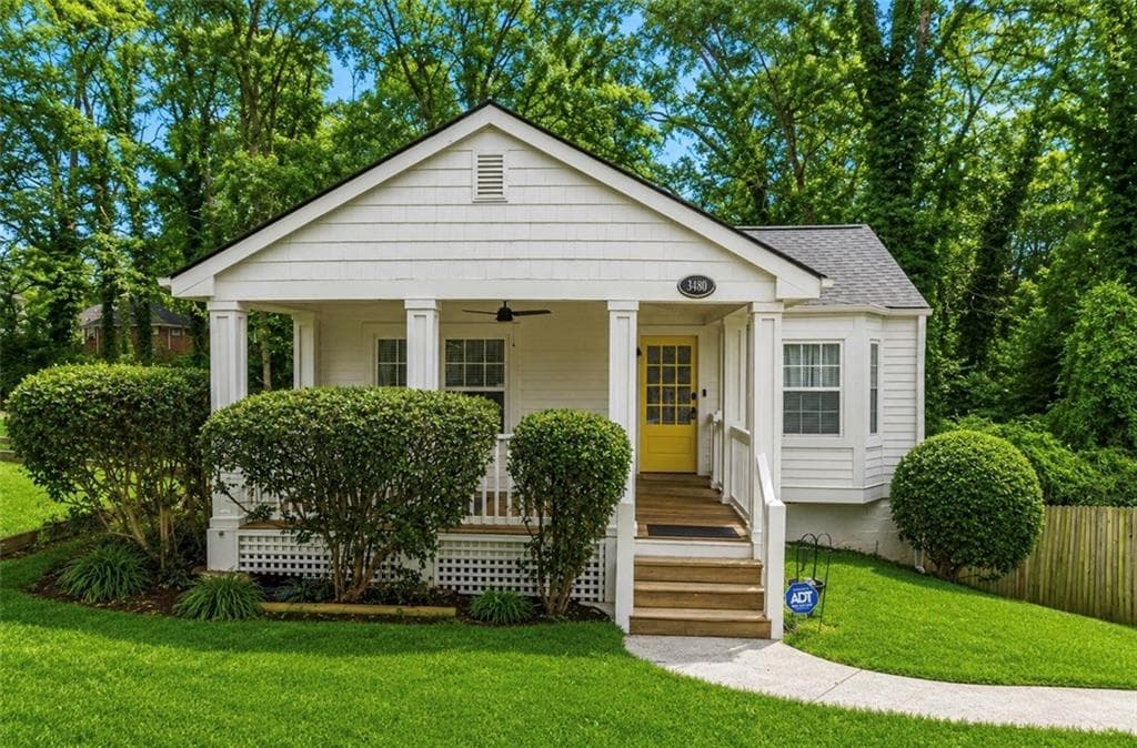 2 bedroom, 1 bathroom, 736 sq ft single family residence for sale at 3480 Victoria Street, College Park, GA 30337 — photo 2