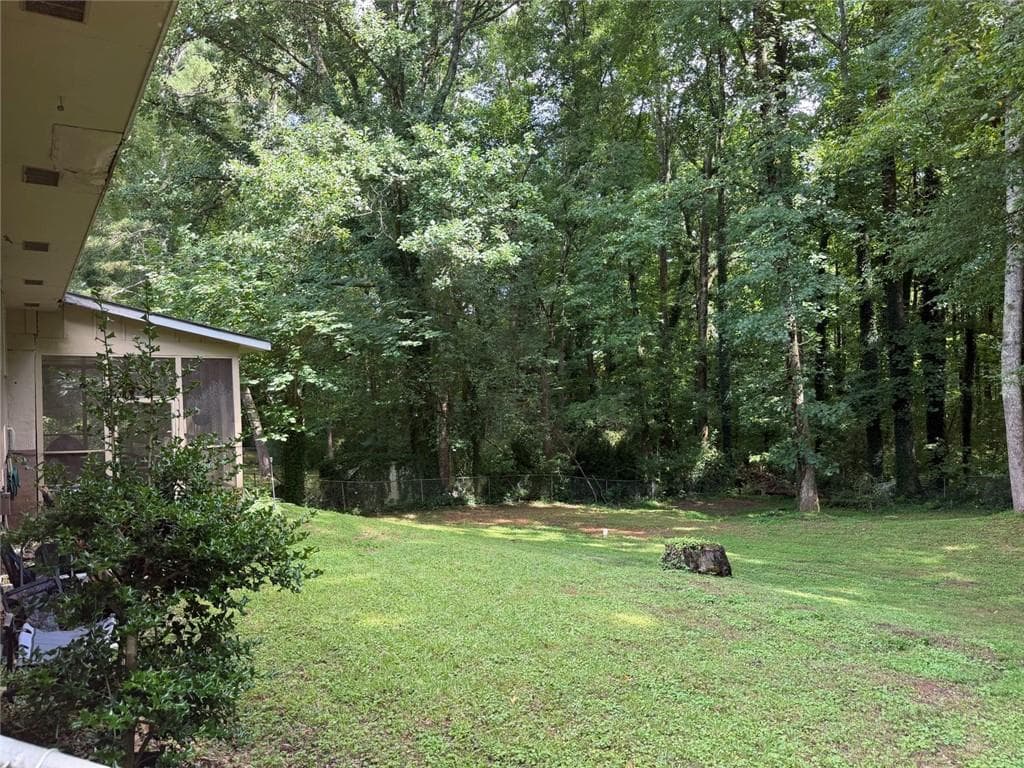 3 bedroom, 2 bathroom, 1,582 sq ft single family residence under contract at 4292 Cedar Ridge Trail, Stone Mountain, GA 30083 — photo 3