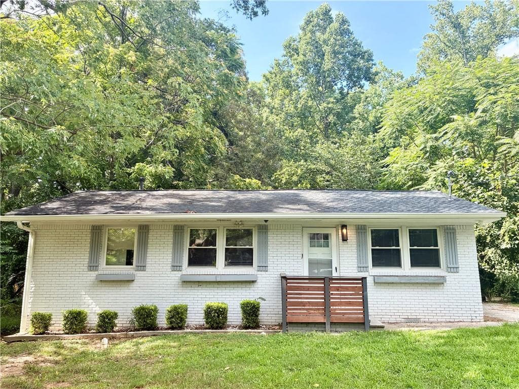 2 bedroom, 2 bathroom, 936 sq ft single family residence sold at 3561 NW Fairburn Place, Atlanta, GA 30331