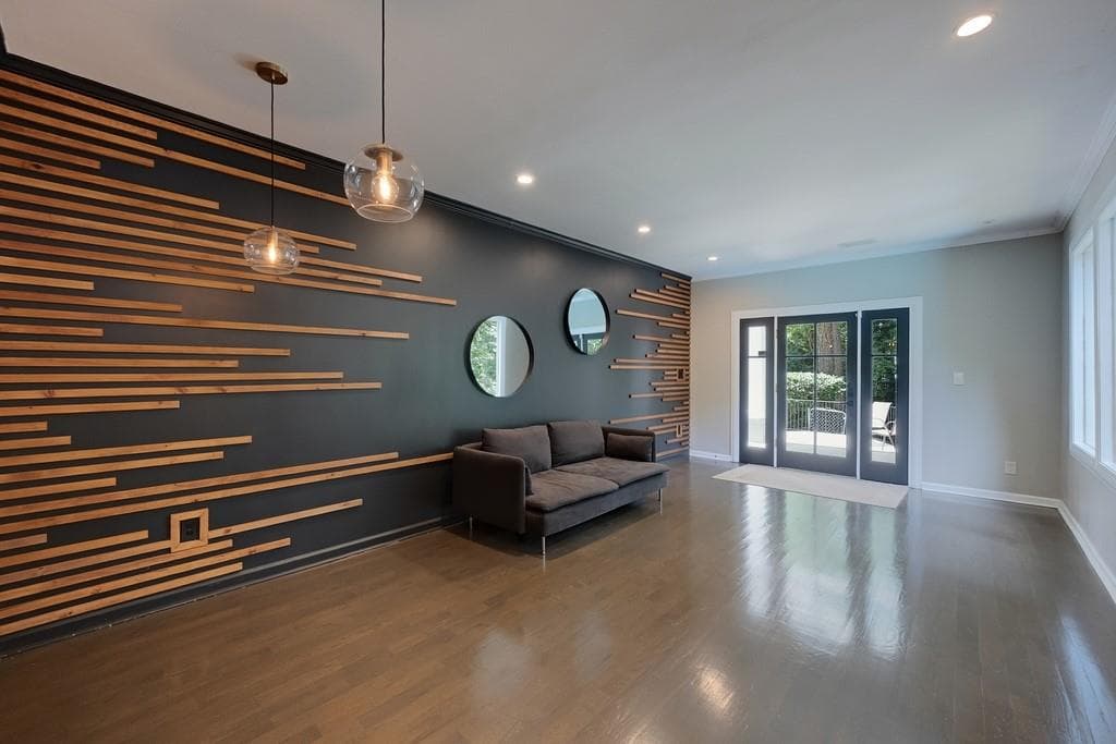 5 bedroom, 4 bathroom, 4,818 sq ft single family residence under contract at 305 River Knoll Drive, Sandy Springs, GA 30328 — photo 4