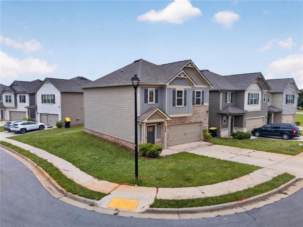 4 bedroom, 3 bathroom, 2,000 sq ft single family residence under contract at 11967 Brightside Parkway, Hampton, GA 30228 — photo 3