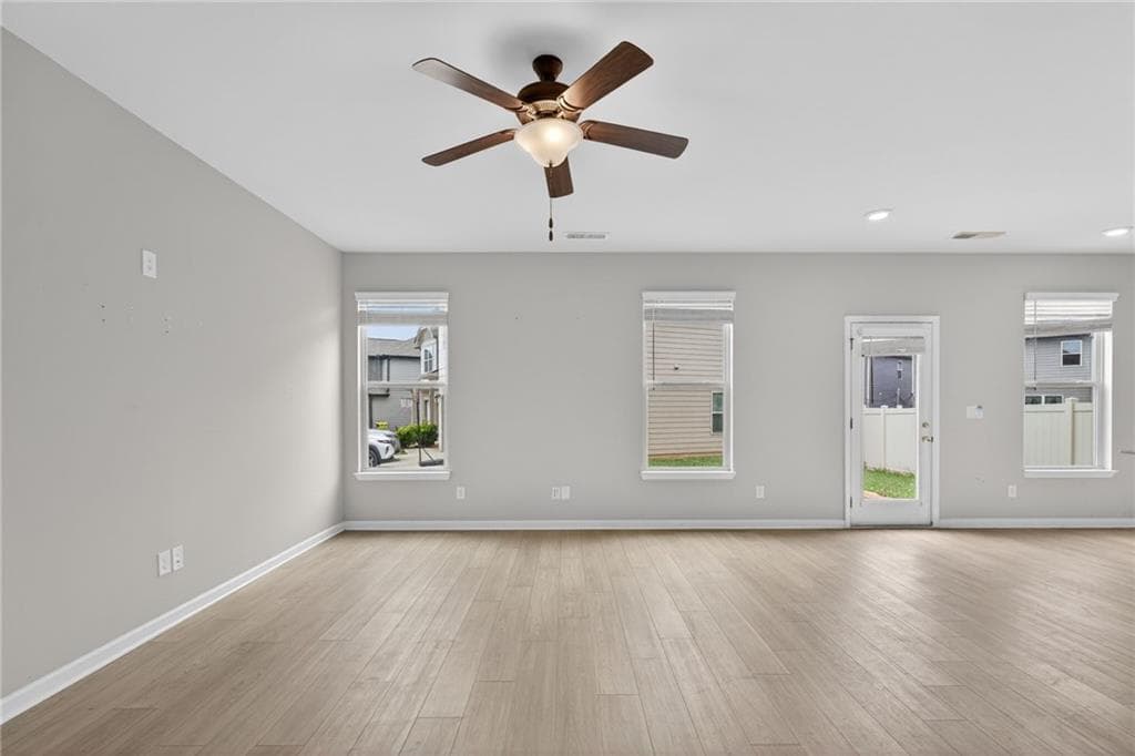 4 bedroom, 3 bathroom, 2,000 sq ft single family residence under contract at 11967 Brightside Parkway, Hampton, GA 30228 — photo 5