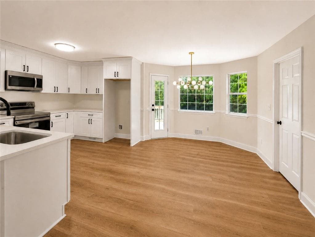 4 bedroom, 3 bathroom, 2,049 sq ft single family residence for sale at 30 Oaklake Drive, Covington, GA 30016 — photo 5