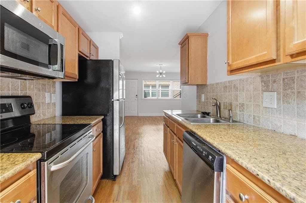 2 bedroom, 1 bathroom, 753 sq ft condominium for rent at 48 Peachtree Avenue 213, Atlanta, GA 30305 for $1,700 a month — photo 3