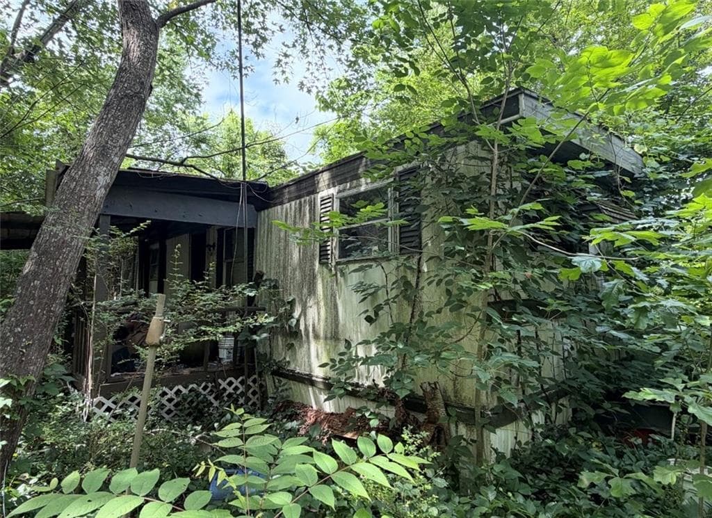 2 bedroom, 1 bathroom, 720 sq ft single family residence for sale at 158 Bowling Road, Ringgold, GA 30736