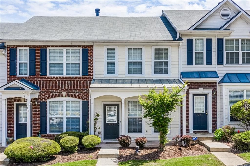 2 bedroom, 3 bathroom, 1,296 sq ft townhouse for rent at 3285 Hidden Cove Circle, Peachtree Corners, GA 30092 for $1,950 a month — photo 1 of 45