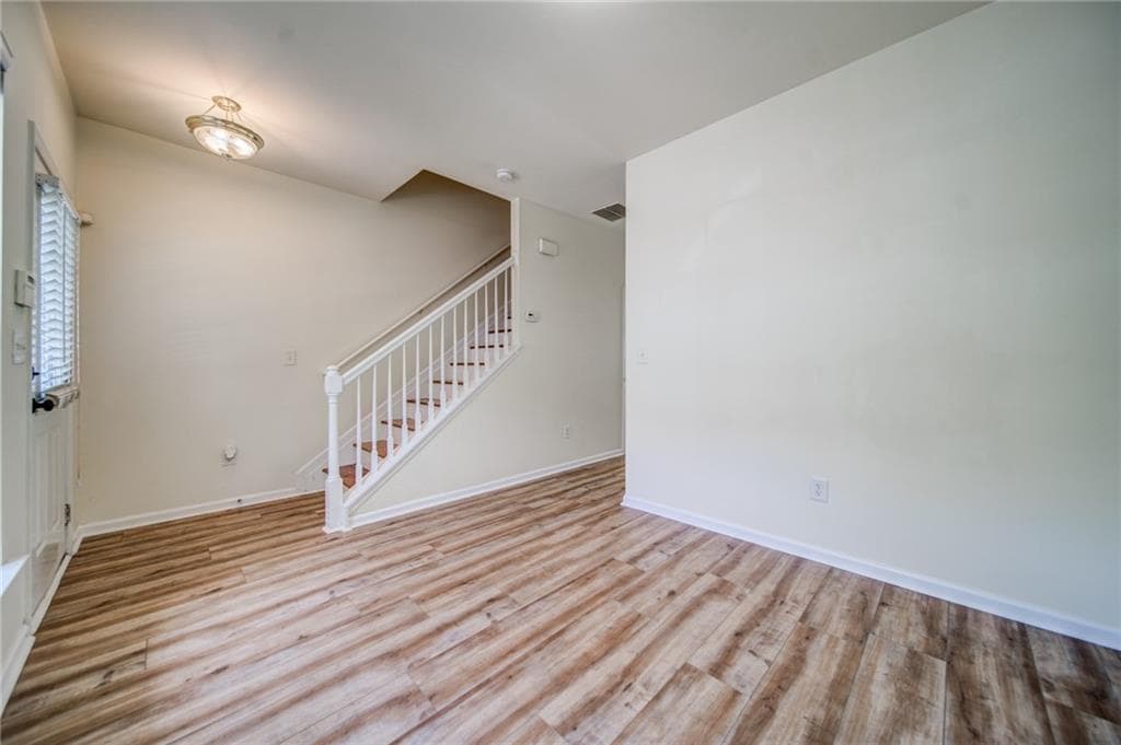 2 bedroom, 3 bathroom, 1,296 sq ft townhouse for rent at 3285 Hidden Cove Circle, Peachtree Corners, GA 30092 for $1,950 a month — photo 6
