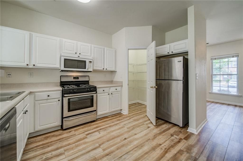 2 bedroom, 3 bathroom, 1,296 sq ft townhouse for rent at 3285 Hidden Cove Circle, Peachtree Corners, GA 30092 for $1,950 a month — photo 8