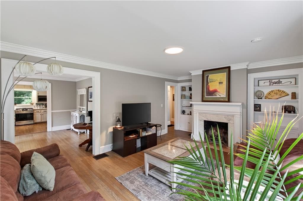 3 bedroom, 2 bathroom, 1,877 sq ft single family residence for sale at 17 Northside Drive, Newnan, GA 30263 — photo 9