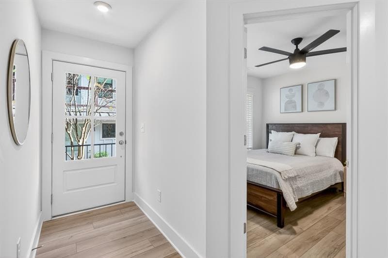 3 bedroom, 3 bathroom, 1,370 sq ft townhouse for sale at 4455 Dandelion Lane, Atlanta, GA 30342 — photo 4